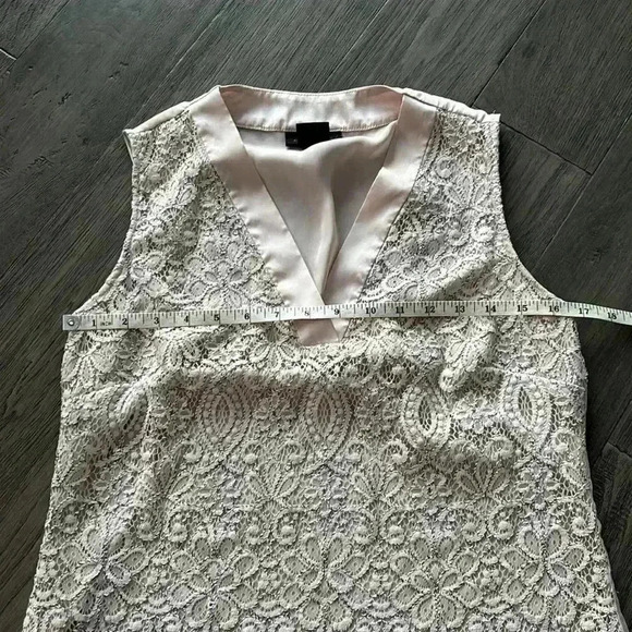 Donna Karan | Floral lace light  pink top - Picture 5 of 9